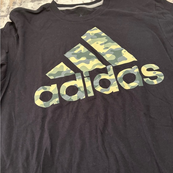 Adidas Classic Black Tee - Picture 1 of 2